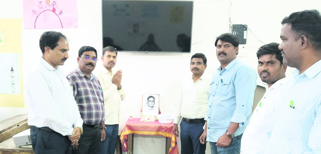 ‘సమాజంపై తనదైన ముద్ర వేసిన వట్టికోట’1