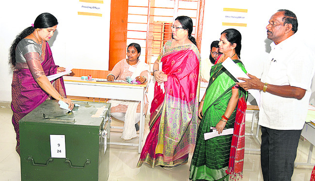 అర్బన్‌లో తగ్గిన ఓటింగ్‌1