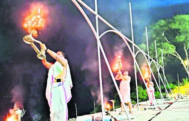 ప్రాణాలకు తెగించి.. గ్రేటర్‌వాసులను రక్షించి.. 4