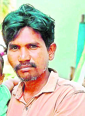 వ్యాన్‌ ఢీకొని వ్యక్తి మృతి1