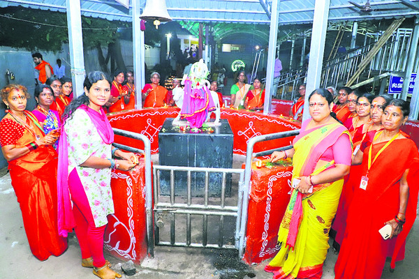 వైభవంగా కార్తీక దీపోత్సవం1