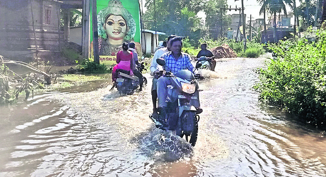 ముంపులో జగనన్న కాలనీ1