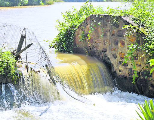 పైరు పోయింది.. కన్నీరు మిగిలింది1