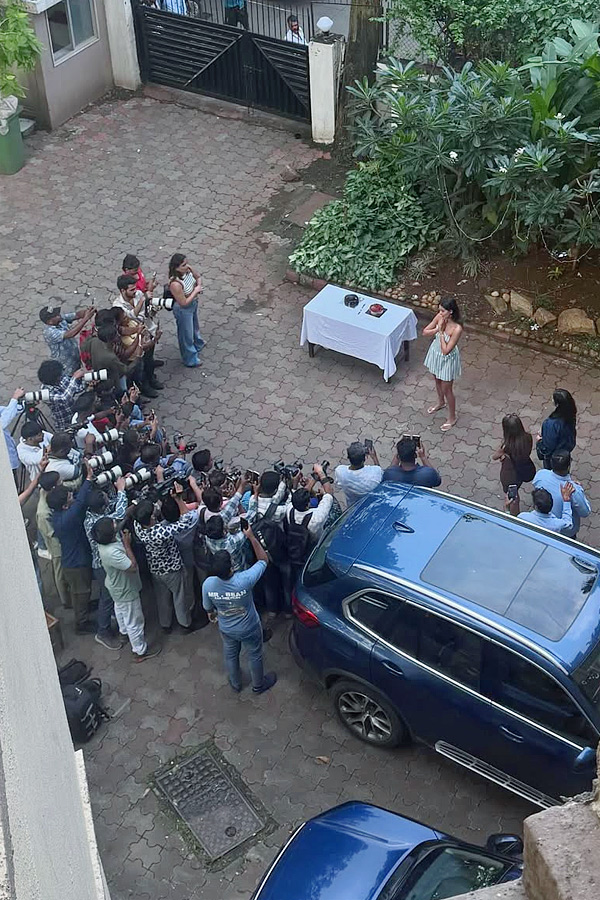 Actress Ananya Panday Birthday celebrations Photos10