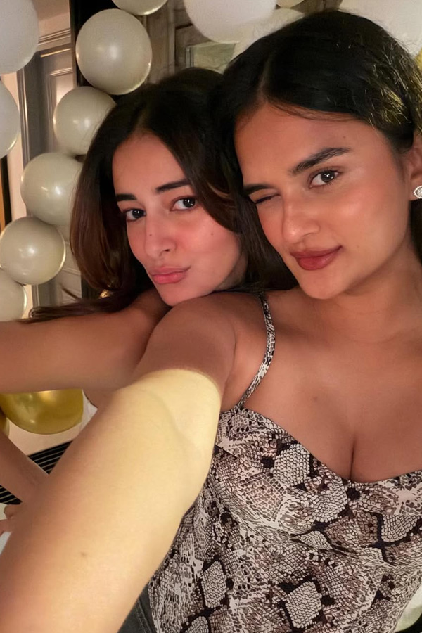 Actress Ananya Panday Birthday celebrations Photos13
