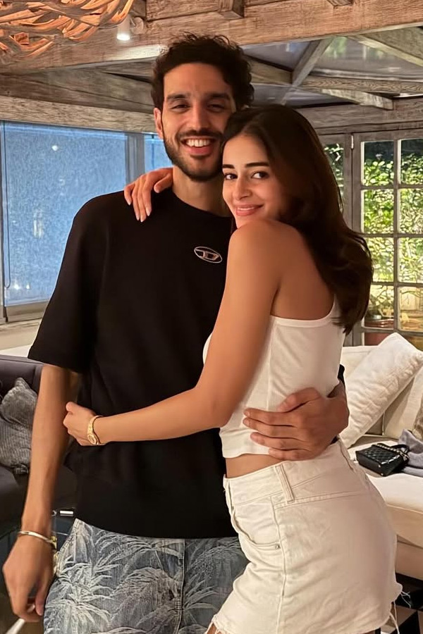 Actress Ananya Panday Birthday celebrations Photos14
