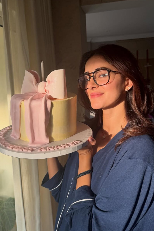 Actress Ananya Panday Birthday celebrations Photos17