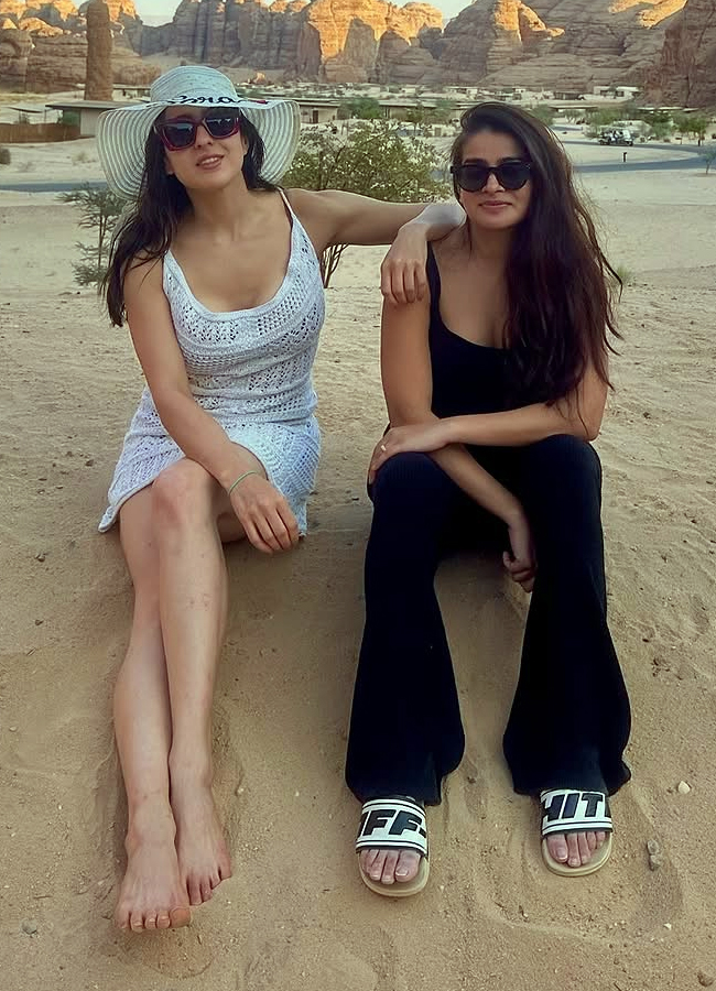 Sara Ali Khan in oasis city in desert country (photos)8
