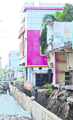 నగర జనుల జల ఘోష.. పురపాలకులకు తమాషా 2