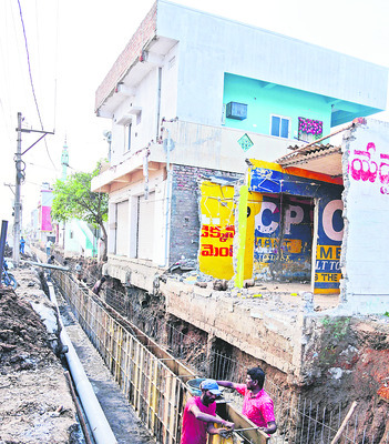 నగర జనుల జల ఘోష.. పురపాలకులకు తమాషా 1