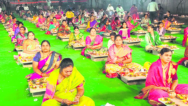 కనుల పండువగా దీపోత్సవం1