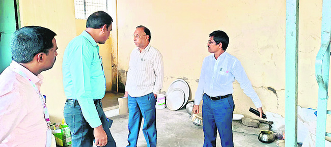 సంప్రదాయాలను కాపాడాలి1