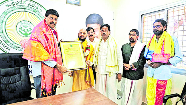 కొత్తపాలెం పోలేరమ్మ ఆలయంలో చోరీ  3