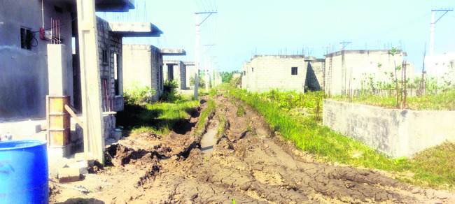 జగనన్న కాలనీలపై కక్ష 1