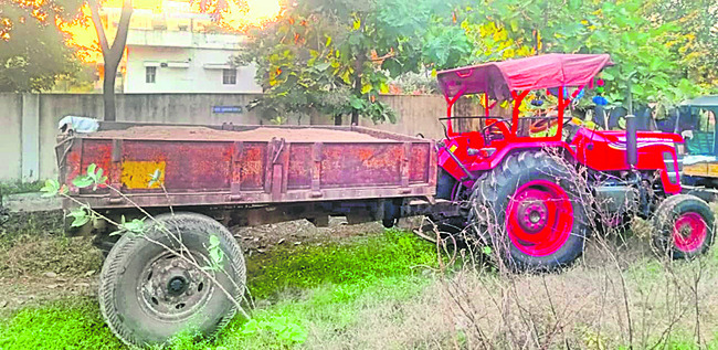 మైల్వార్‌లో ఇసుక డంపులు 1