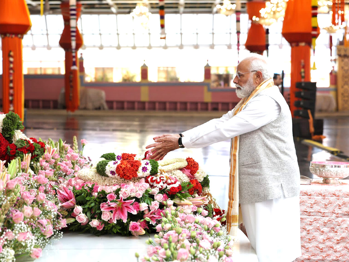 Mahasamadhi of Sri Sathya Sai Baba to pay obeisance in Puttaparthi14