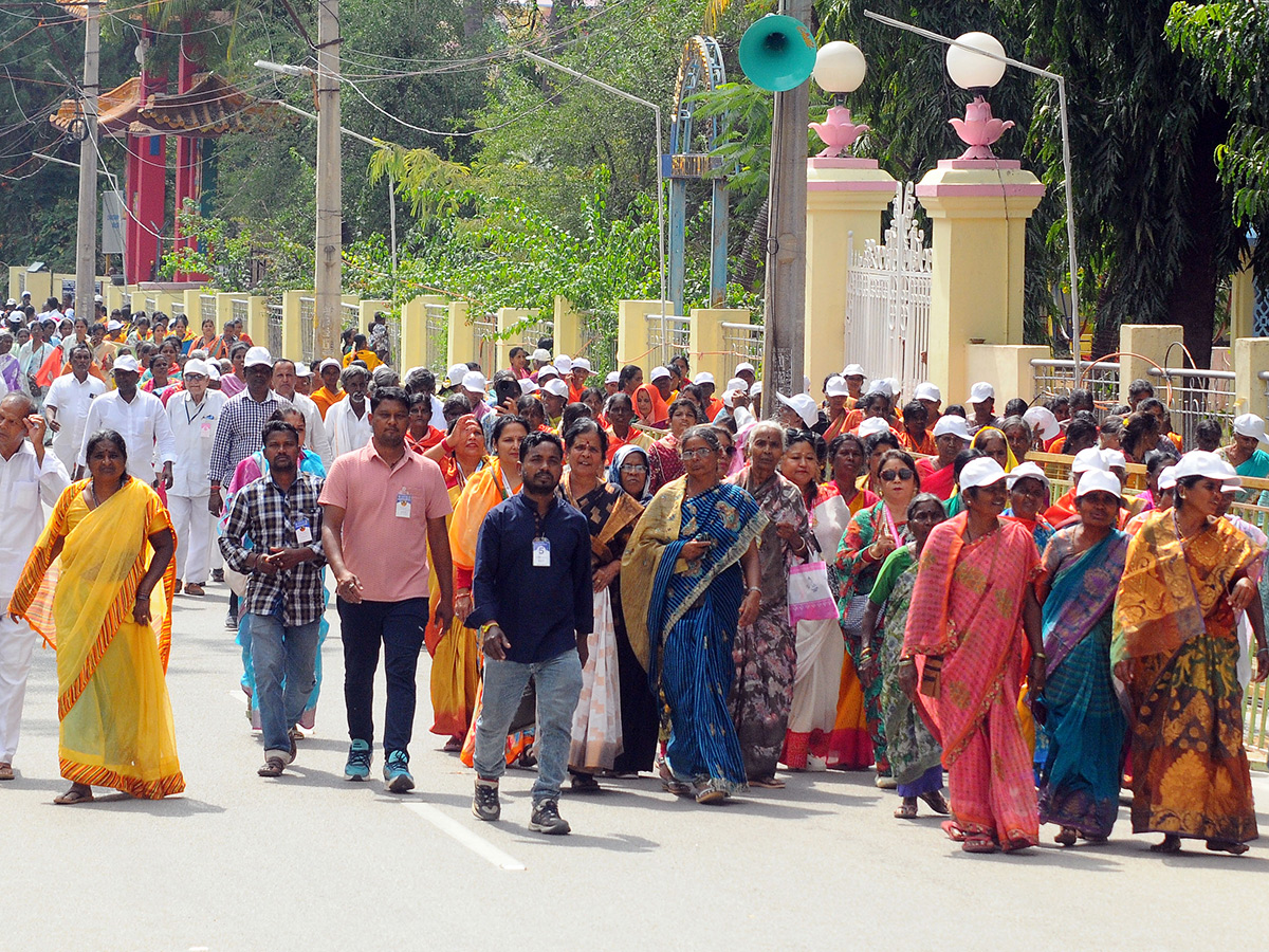 Mahasamadhi of Sri Sathya Sai Baba to pay obeisance in Puttaparthi17