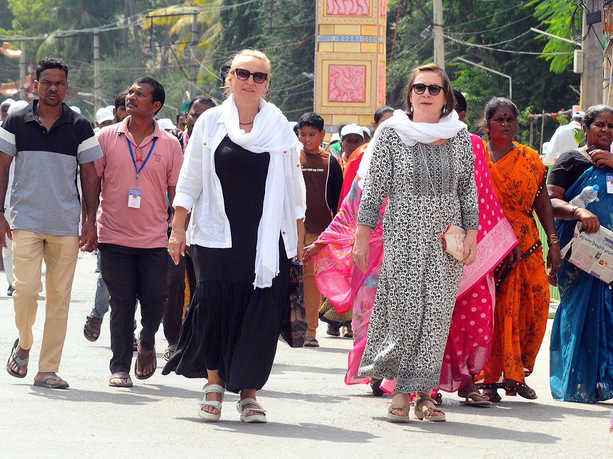 Mahasamadhi of Sri Sathya Sai Baba to pay obeisance in Puttaparthi20