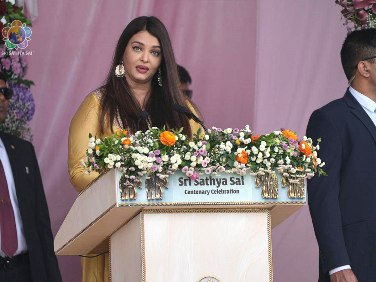 Mahasamadhi of Sri Sathya Sai Baba to pay obeisance in Puttaparthi3