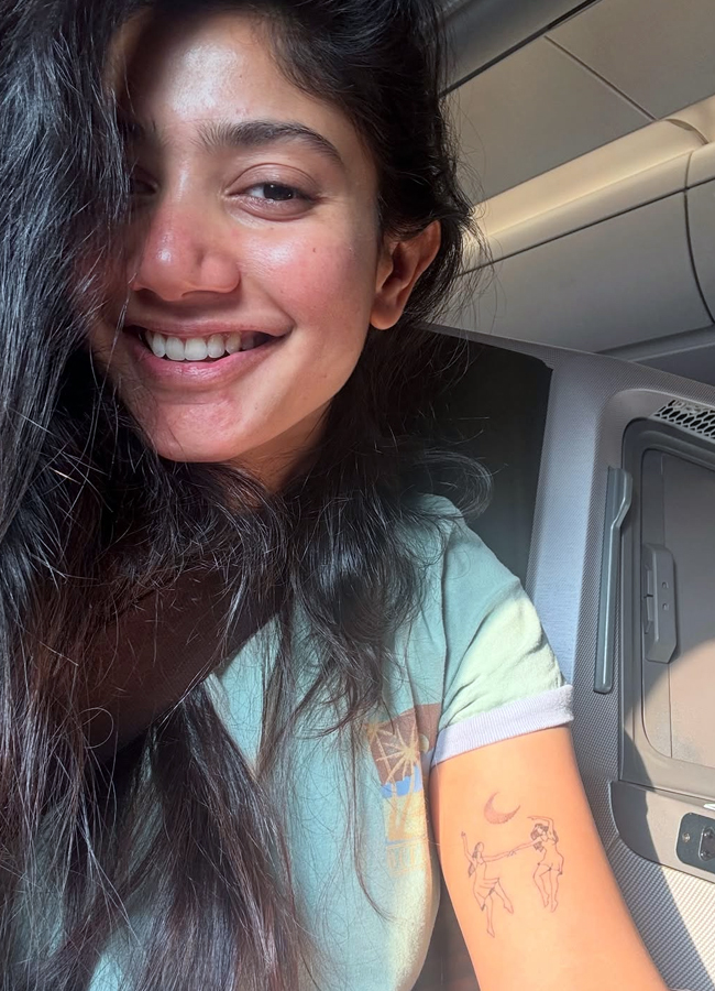 Sai Pallavi Sisters Enjoying Vacation (Photos)11