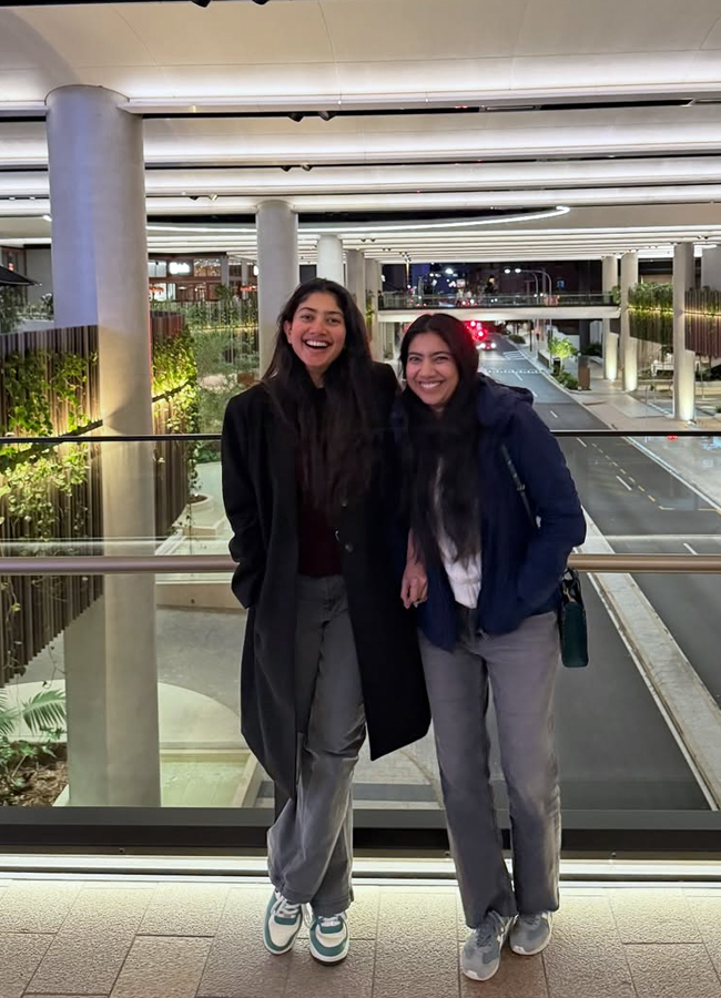 Sai Pallavi Sisters Enjoying Vacation (Photos)14