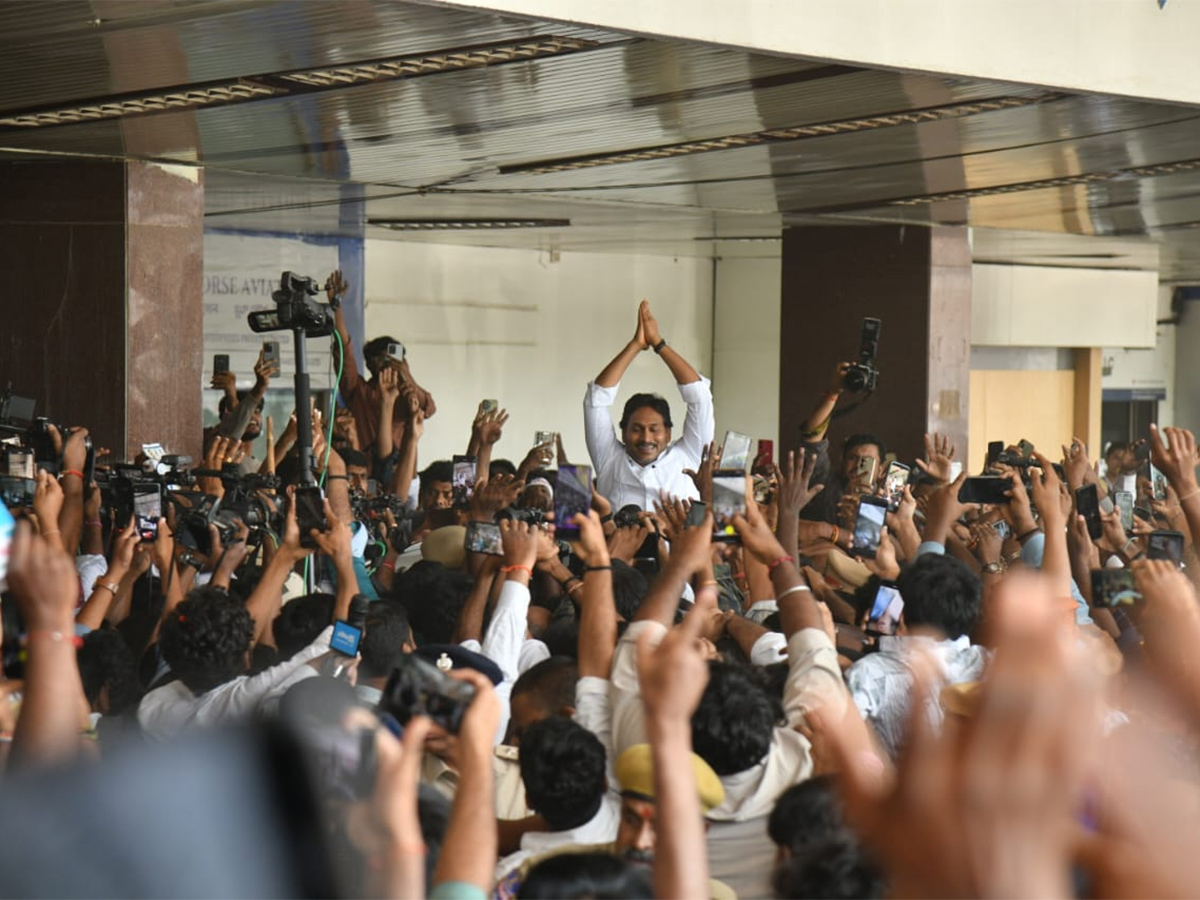 YS Jagan Received Grand Welcome At Begumpet Airport Photos11