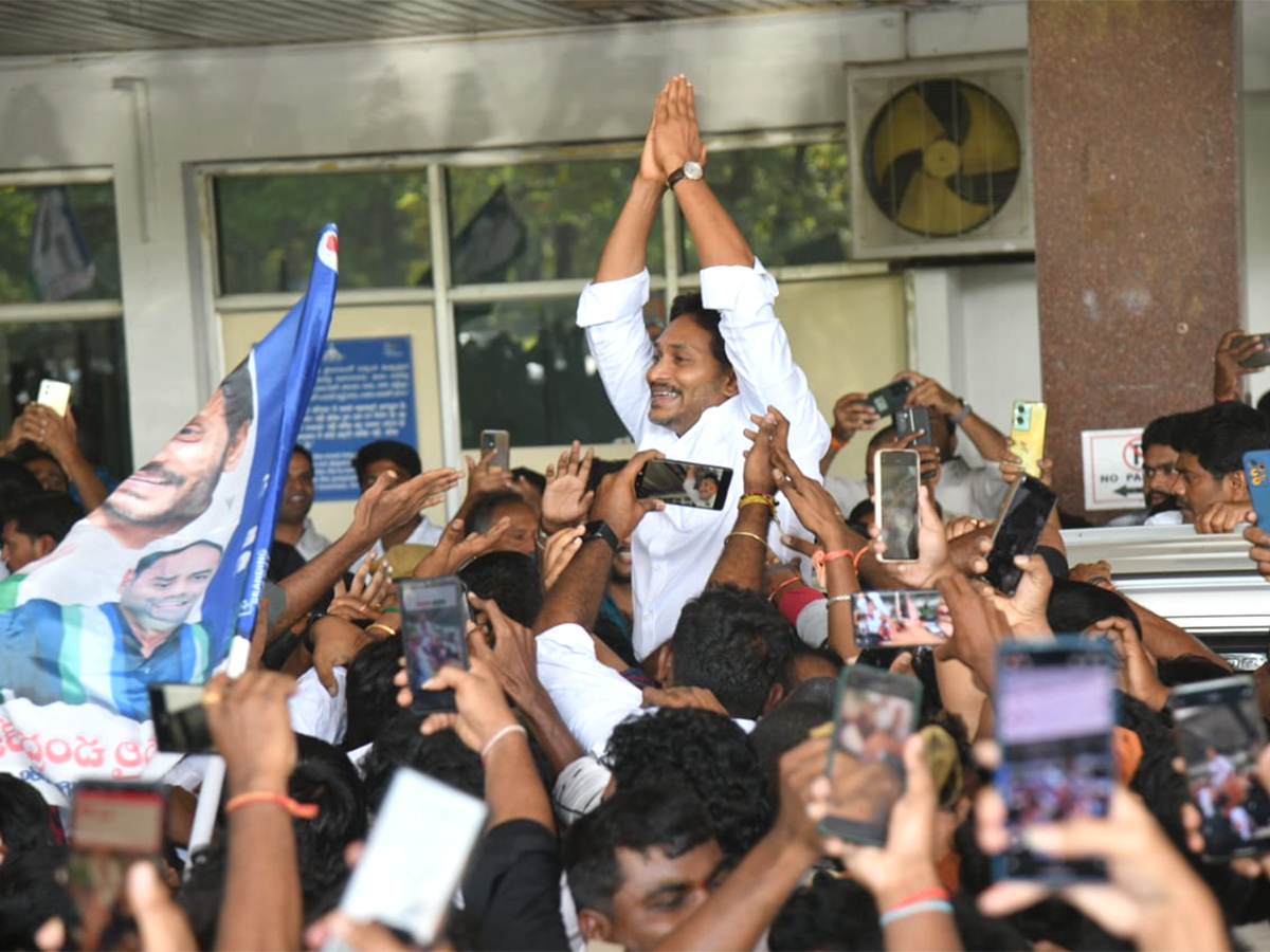 YS Jagan Received Grand Welcome At Begumpet Airport Photos35