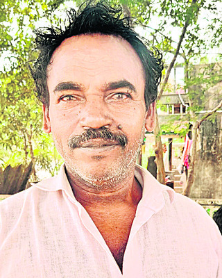 ఇల్లు జగనన్నది.. పేరు పచ్చనేతలది..4