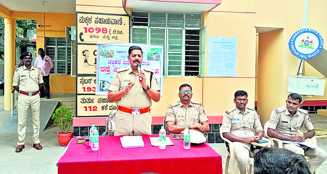 పాఠశాలల మూసివేత తగదు  3