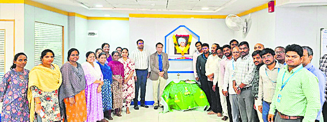 ఆన్‌లైన్‌ బెట్టింగ్‌పై దాడి 
1