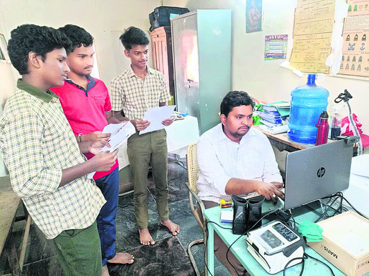 పేర్ల నమోదులో నిర్లక్ష్యం వద్దు! 2