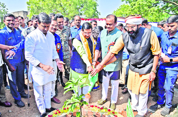 ధాన్యం ఉత్పత్తిలో నల్లగొండ ముందుంది1