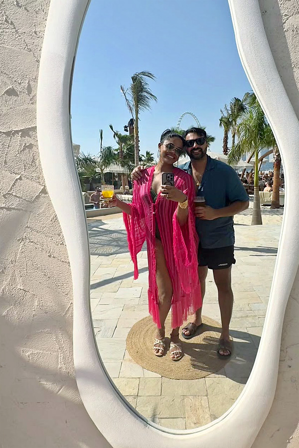 Actress Radha Daughter Karthika Nair 2nd Year Wedding Anniversary Photos7