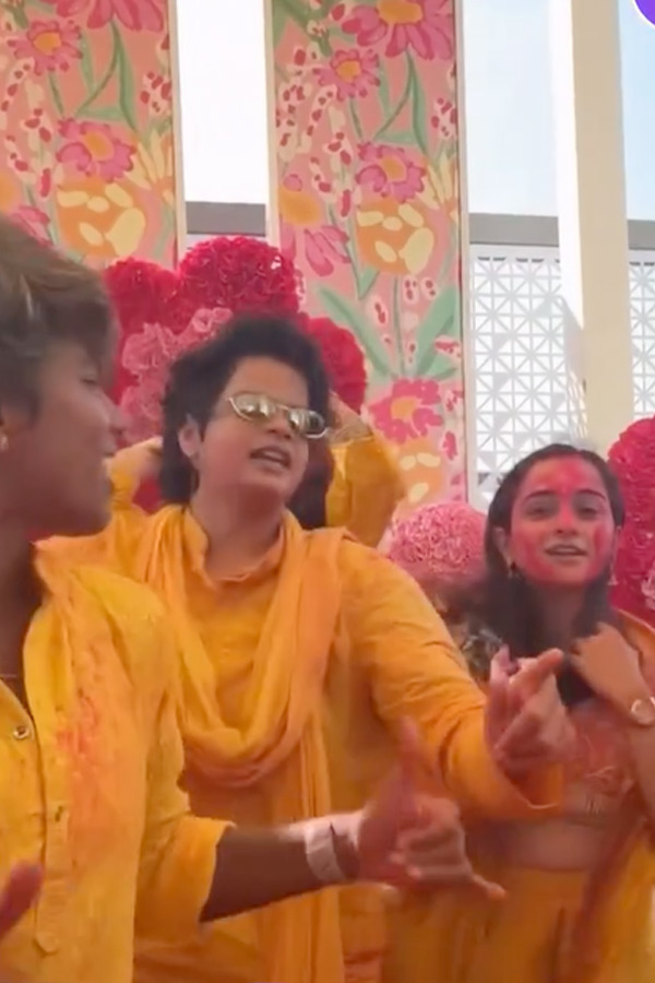 Smriti Mandhana Looks Gorgeous At Haldi Ceremony Photos6