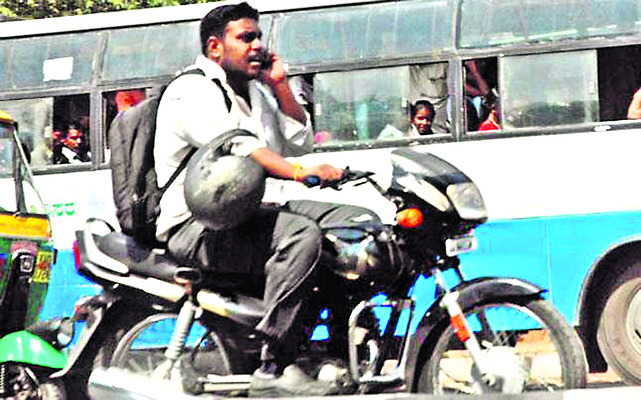 హెల్మెట్‌ ధారణ.. ప్రాణానికి రక్షణ 2