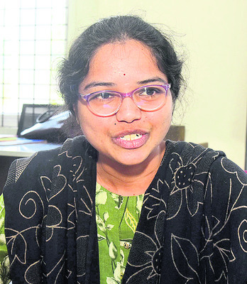 అడిగిన బుక్స్‌ తెప్పిస్తున్నారు
1