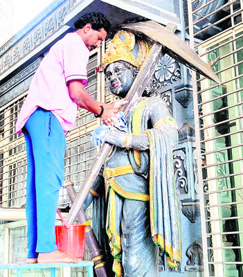 శ్రీవారి క్షేత్రంలో పారిశుద్ధ్య పనులు 
1