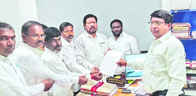 ఎంపీహెచ్‌డబ్ల్యూలో మహిళలకు ఉచిత శిక్షణ
1