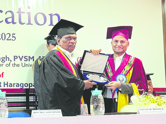 గురూజీ అనిల్‌కుమార్‌జోషికి డాక్టరేట్‌ 1