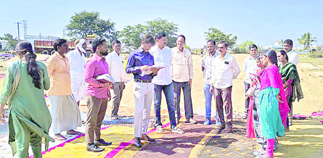 ధాన్యం కొనుగోలు కేంద్రం పరిశీలన 1