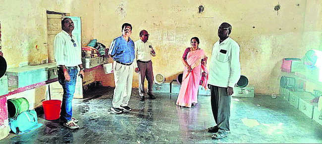 2.45 గంటలు నిలిచిపోయిన విశాఖ ఎక్స్‌ప్రెస్‌ 1