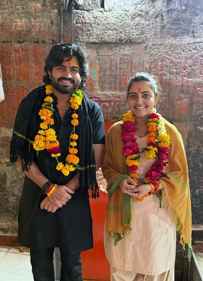 Telugu actress soniya singh visit to temples2