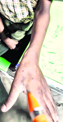 హాస్టల్‌లో సమస్యలపై కలెక్టర్‌కు మొర 2