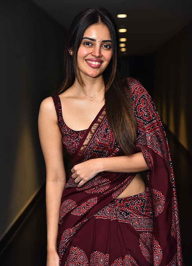 3 Roses Season 2 Actress Kushitha Kallapu HD Photos17