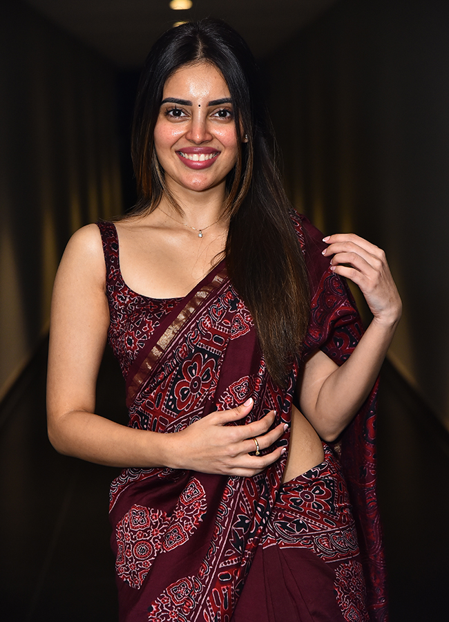 3 Roses Season 2 Actress Kushitha Kallapu HD Photos7