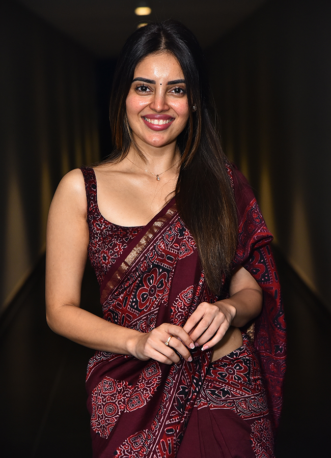 3 Roses Season 2 Actress Kushitha Kallapu HD Photos8