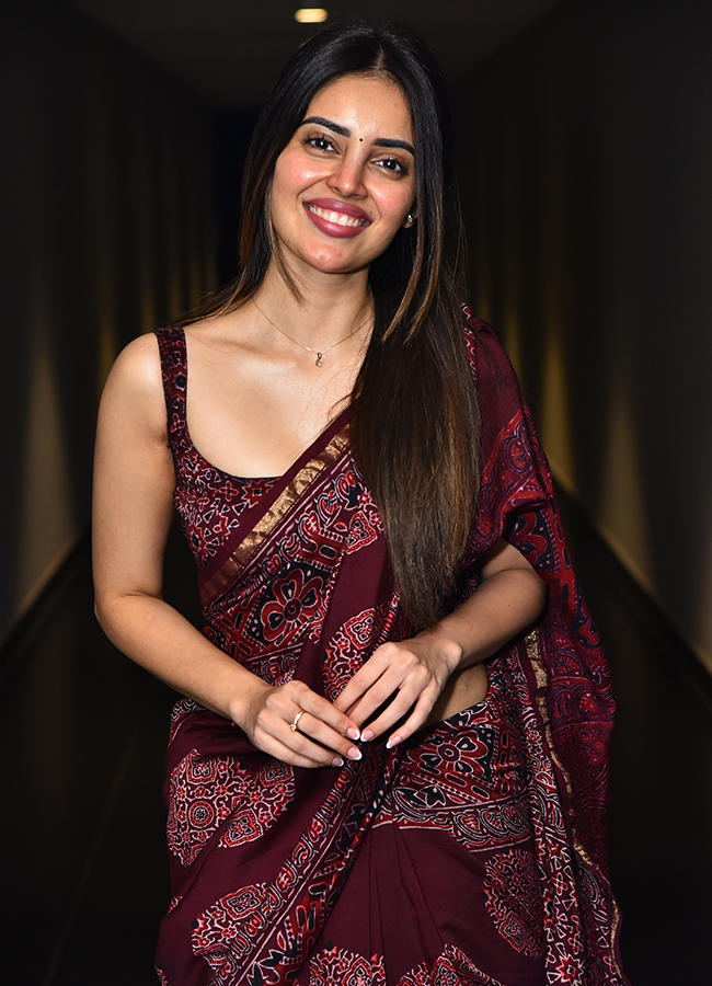 3 Roses Season 2 Actress Kushitha Kallapu HD Photos9