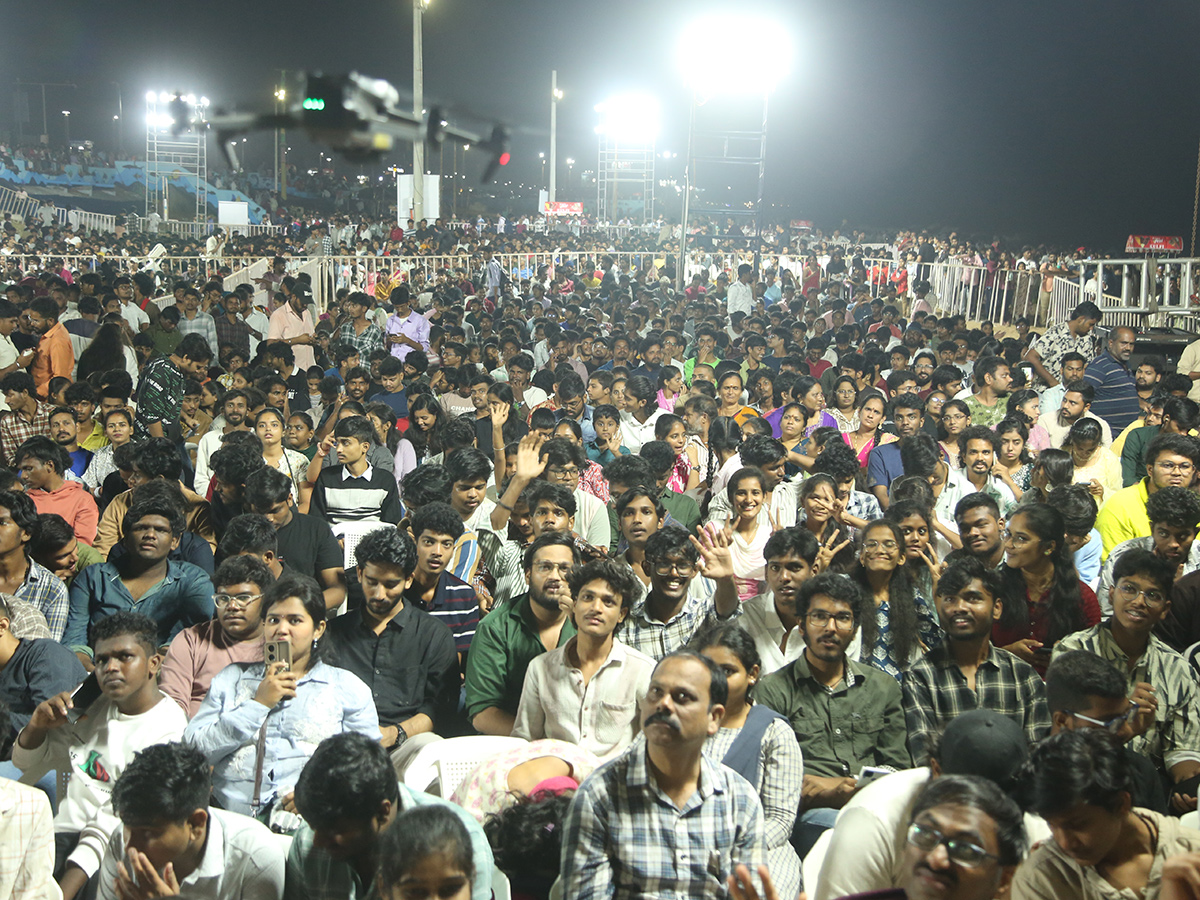 Andhra King Taluka Musical Concert At Visakhapatnam Photos16