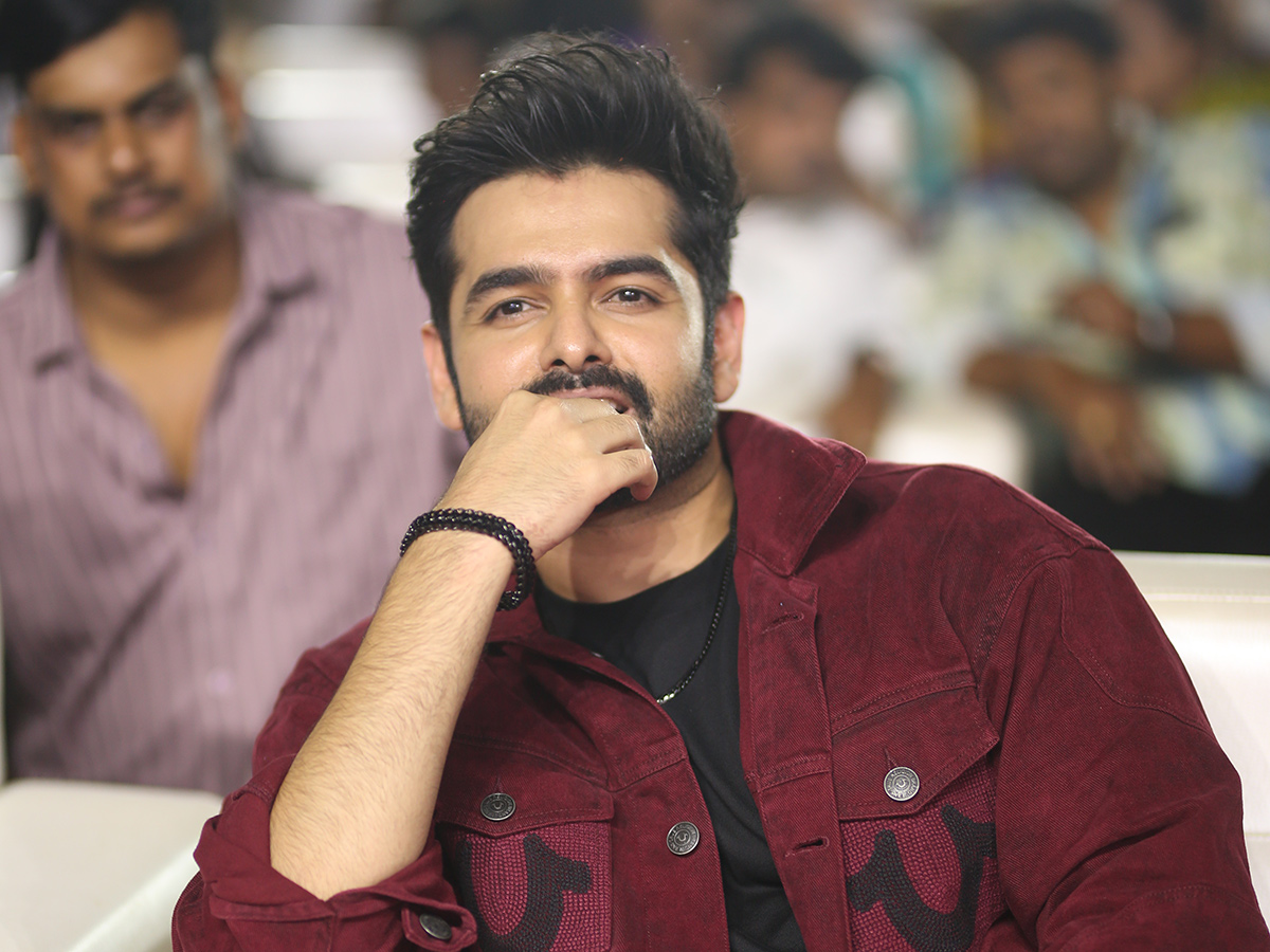 Andhra King Taluka Musical Concert At Visakhapatnam Photos19