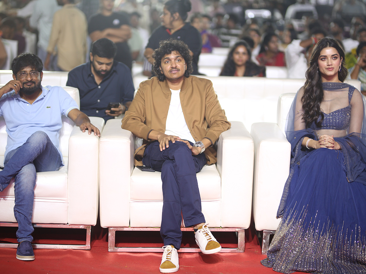 Andhra King Taluka Musical Concert At Visakhapatnam Photos8